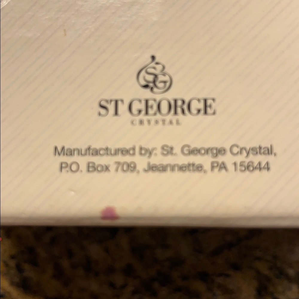 Crystal Bowl - Elegant Clear Design - Picture 4 of 4